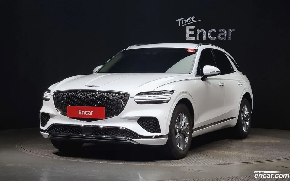 Genesis GV70 2.5T 2WD 2024 — фото 1, купить с доставкой в Москву