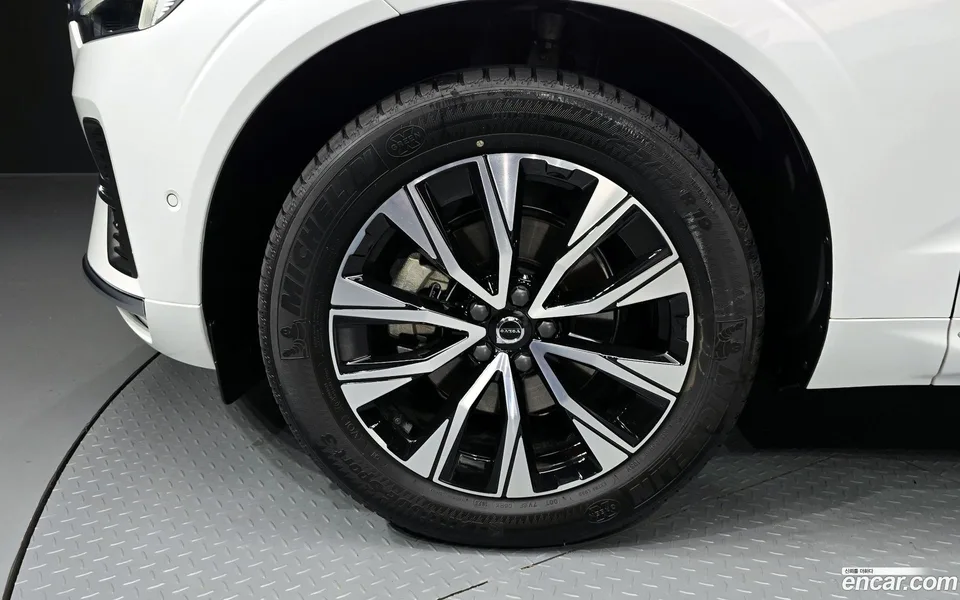 Volvo XC60 B5 2023 — миниатюра 2