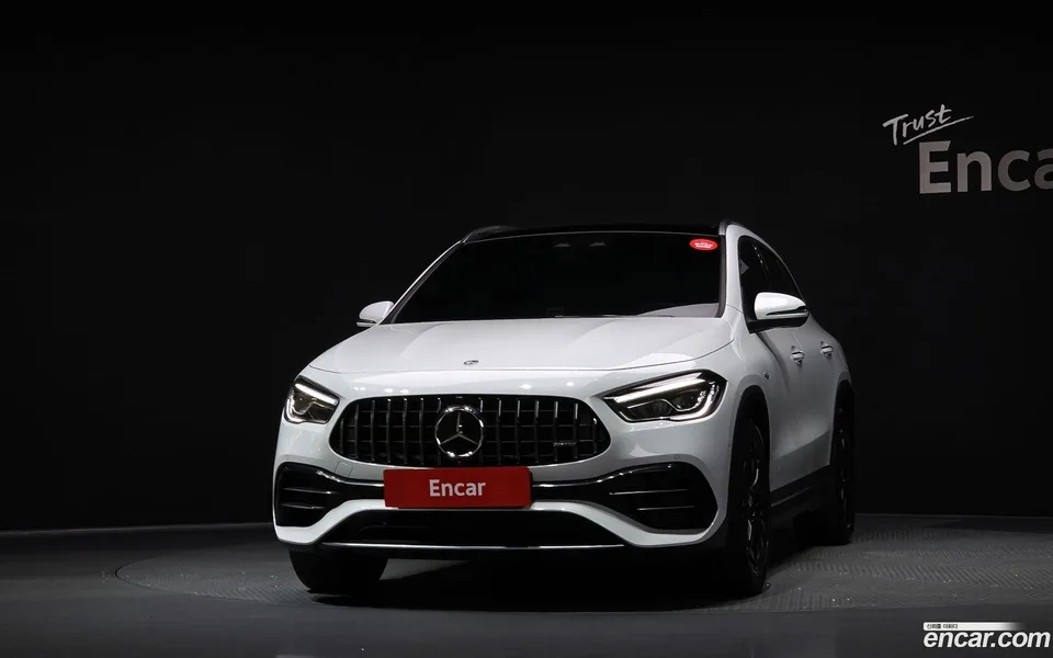 Mercedes-Benz GLA-Class GLA45 AMG 4MATIC+ 2023 — миниатюра 3