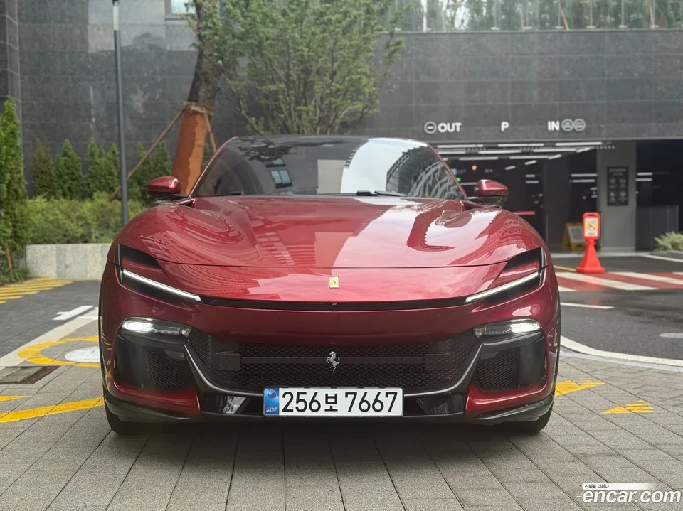 Ferrari Purosangue 6.5 V12 2024 — фото 1, купить с доставкой в Москву