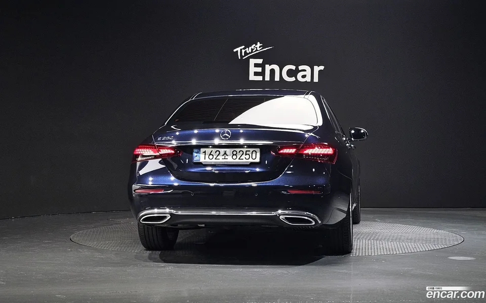 Mercedes-Benz E-Class E250 2022 — миниатюра 4