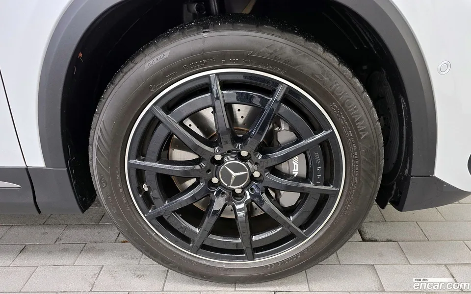 Mercedes-Benz GLA-Class GLA45 AMG 4MATIC+ 2023 — миниатюра 2