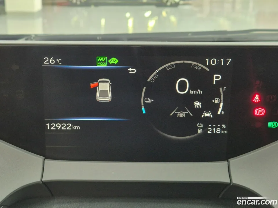 Toyota Prius 2.0 PHEV XSE 2023 — миниатюра 5