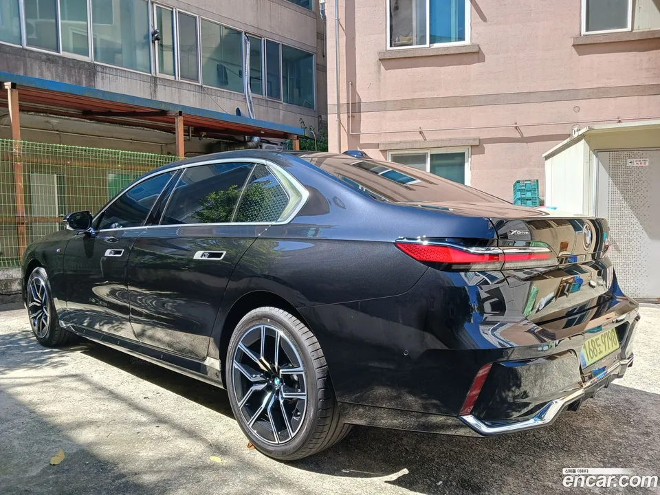 BMW 7 Series 740d xDrive M 2025 — миниатюра 2