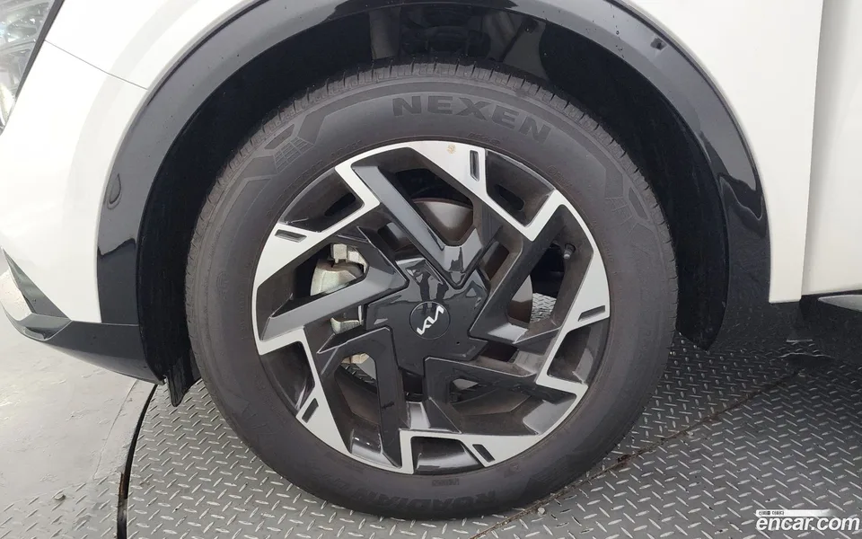 Kia Sportage 1.6 2WD 2023 — миниатюра 5