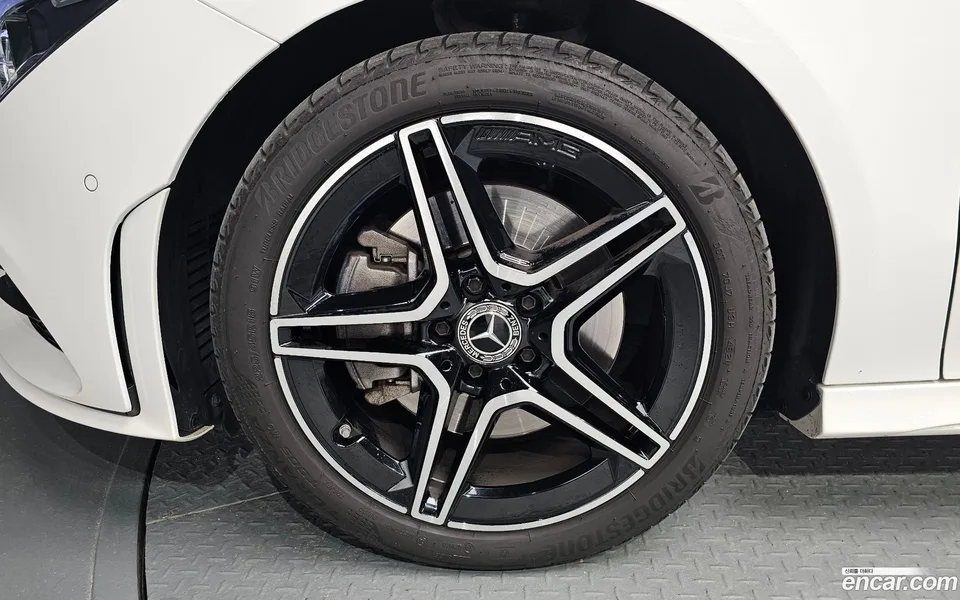 Mercedes-Benz CLA-Class CLA250 4MATIC 2023 — миниатюра 2