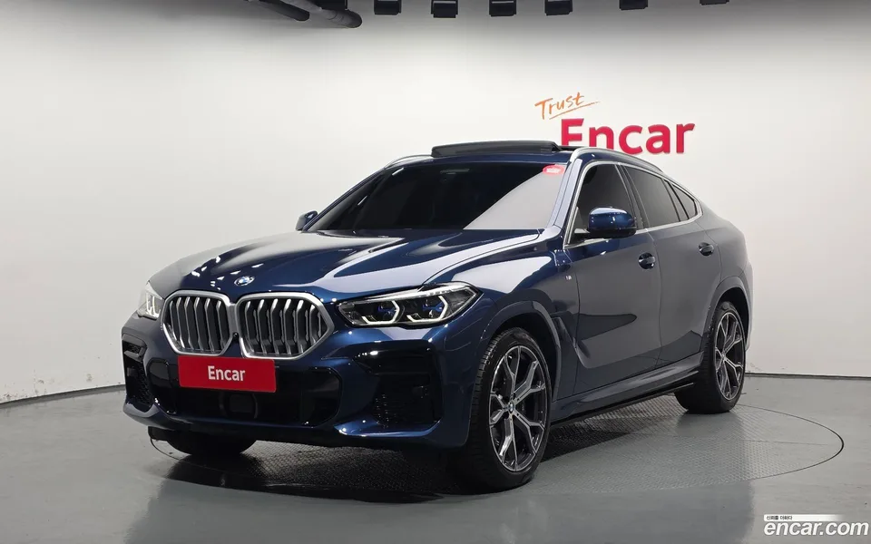 BMW X6 xDrive40i M 2023 — фото 1, купить с доставкой в Москву