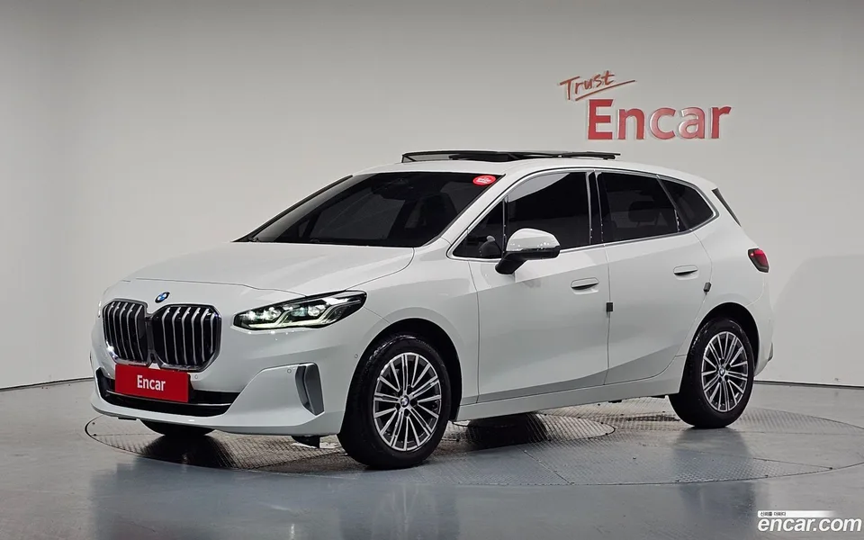 BMW 2 Series Active Tourer 220i 2023 — фото 1, купить с доставкой в Москву