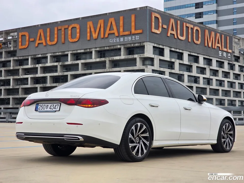 Mercedes-Benz E-Class E300 4MATIC 2024 — миниатюра 5