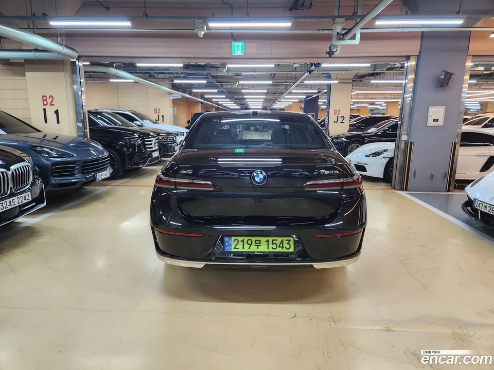 BMW 7 Series 750e xDrive 2024 — миниатюра 2