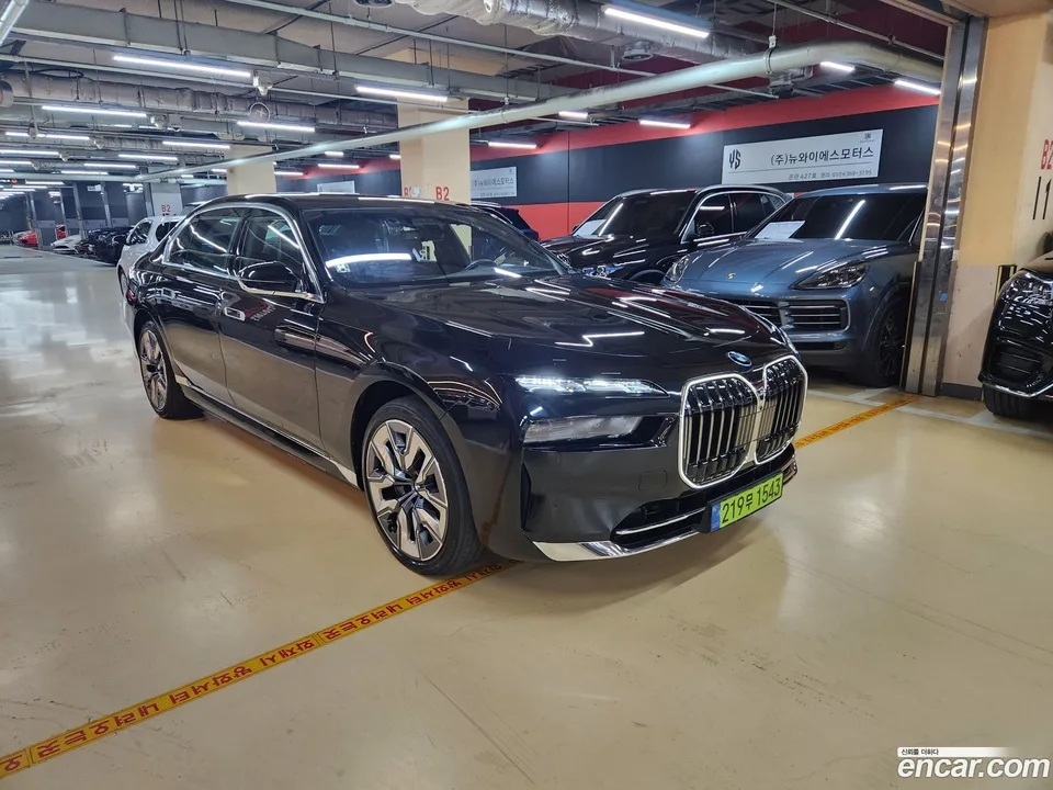 BMW 7 Series 750e xDrive 2024 — миниатюра 3