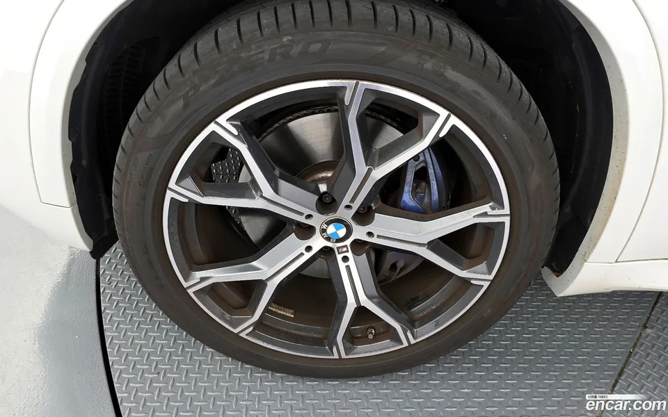 BMW X5 xDrive 30d M 2025 — миниатюра 2