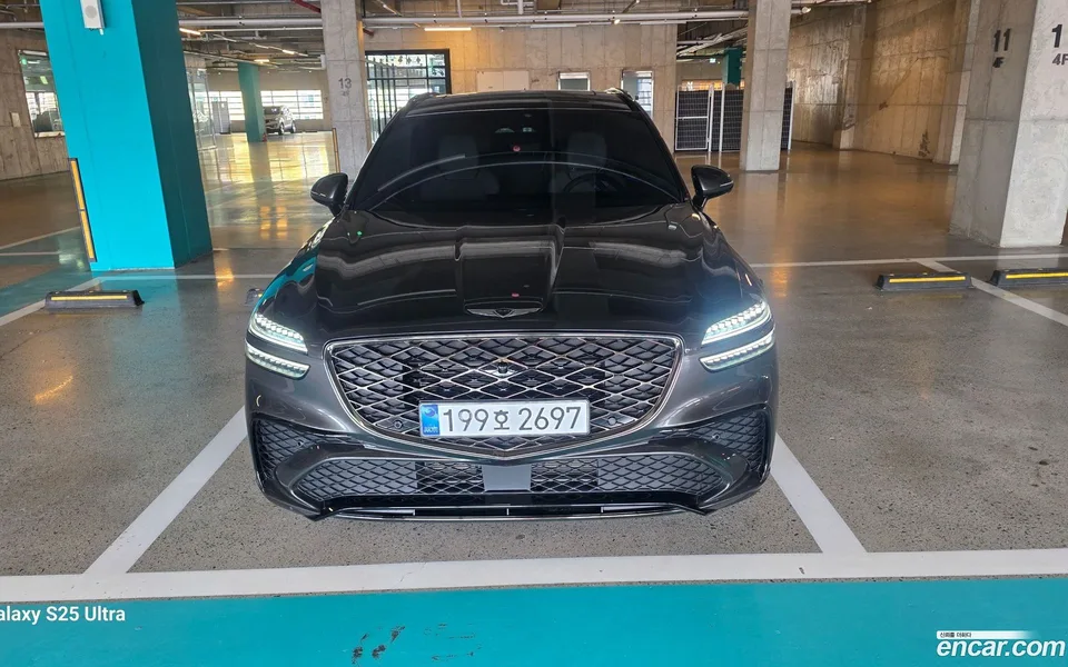Genesis GV70 2.5T 2WD 2024 — фото 1, купить с доставкой в Москву