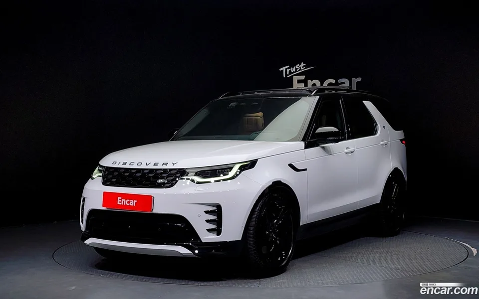 Land Rover Discovery P360 HSE 2024 — фото 1, купить с доставкой в Москву