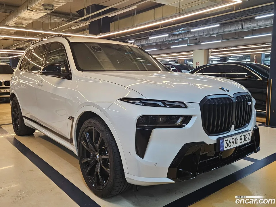 BMW X7 M60i xDrive M 6 2023 — thumbnail 3