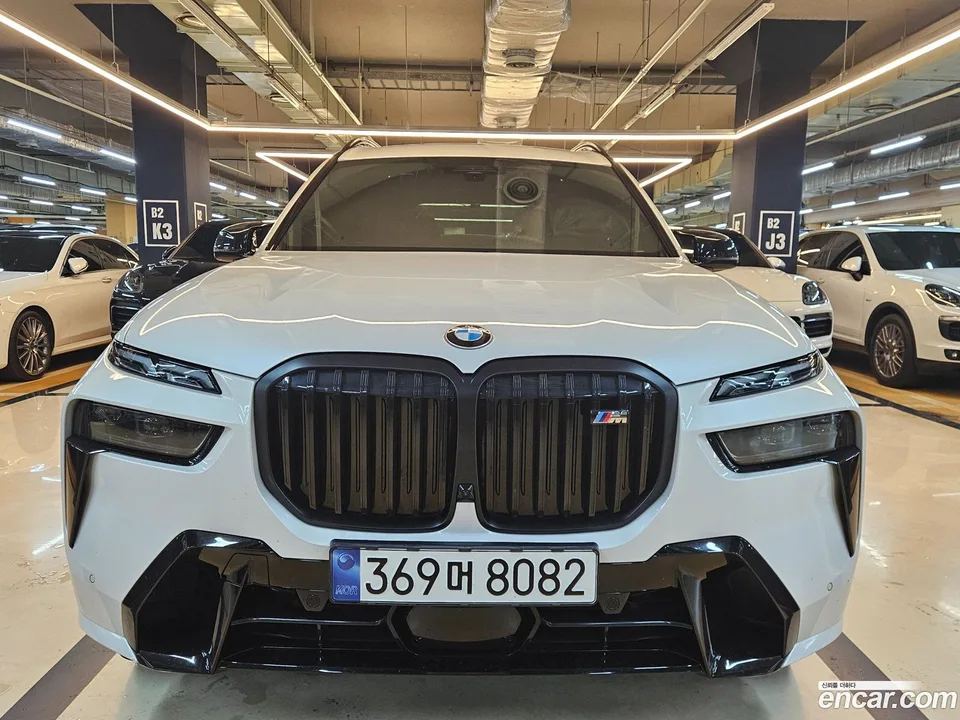 BMW X7 M60i xDrive M 6 2023 — photo 1, buy with delivery to Moscow