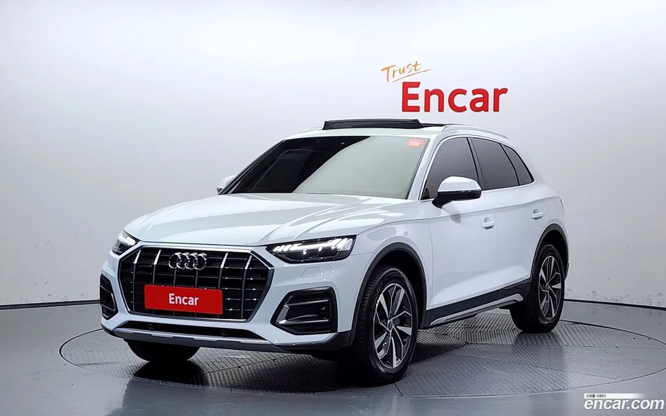 Audi Q5 45 TFSI 2023 — фото 1, купить с доставкой в Москву
