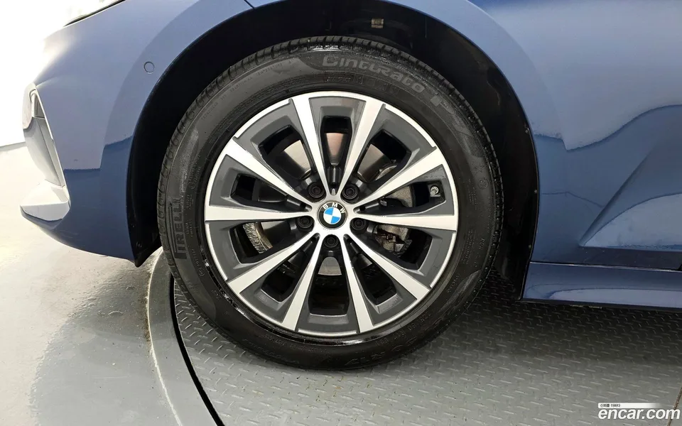 BMW 3 Series 320i 2023 — миниатюра 2