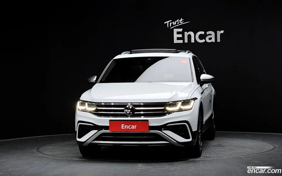 Volkswagen Tiguan Allspace 2.0 TSI 2023 — миниатюра 3