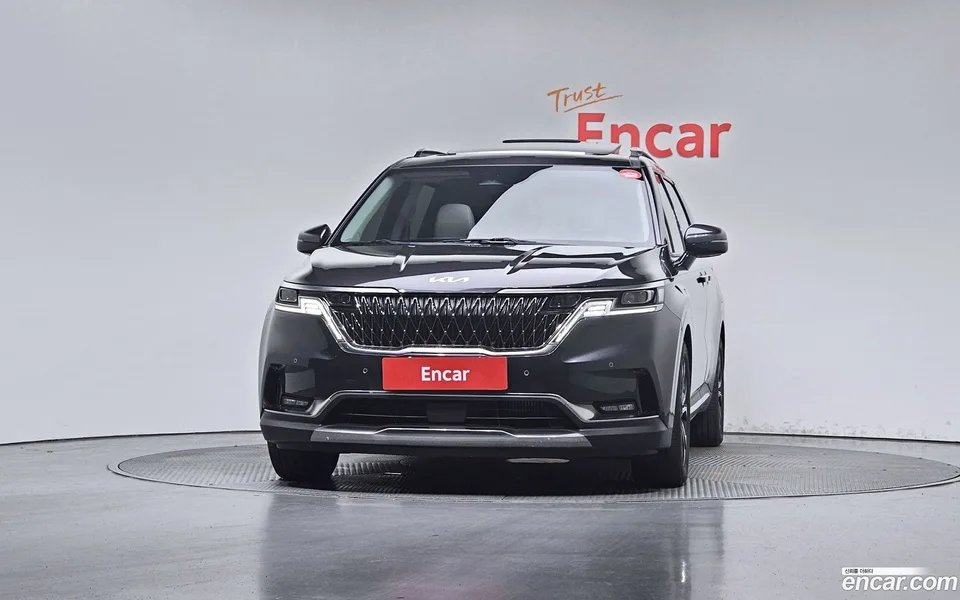 Kia Carnival 7 2023 — thumbnail 3