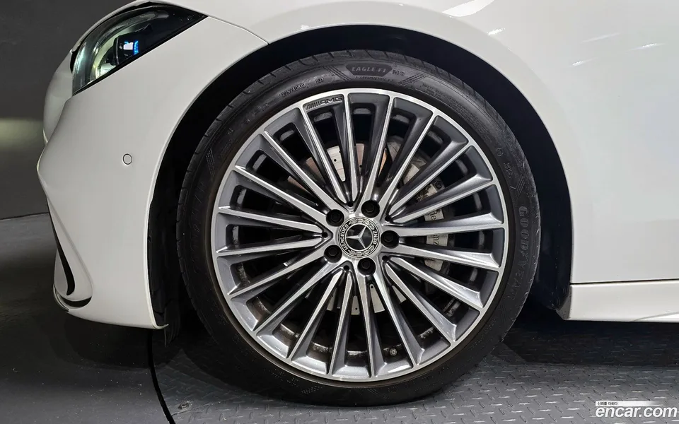 Mercedes-Benz C-Class C300 4MATIC AMG Line 2023 — миниатюра 2