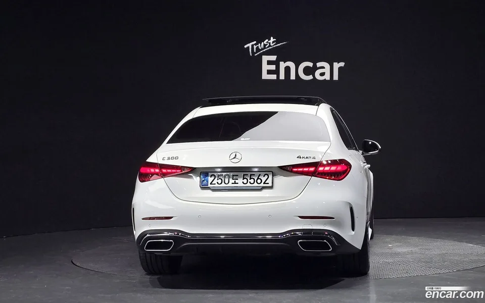 Mercedes-Benz C-Class C300 4MATIC AMG Line 2023 — миниатюра 4