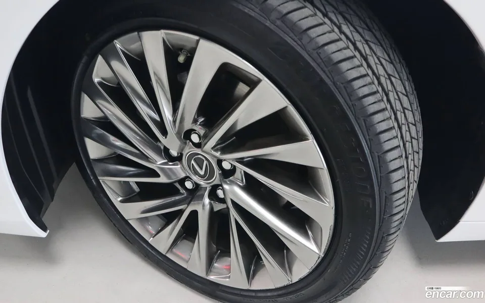 Lexus ES 300h 2024 — миниатюра 5