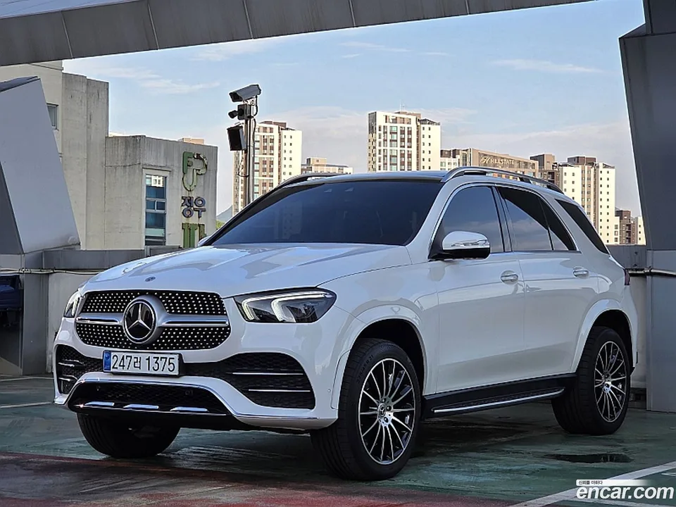 Mercedes-Benz GLE-Class GLE450 4MATIC 2023 — фото 1, купить с доставкой в Москву