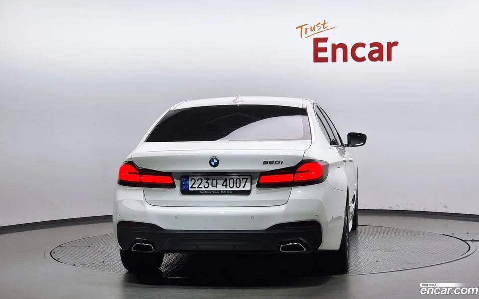 BMW 5 Series 520i M 2022 — миниатюра 4
