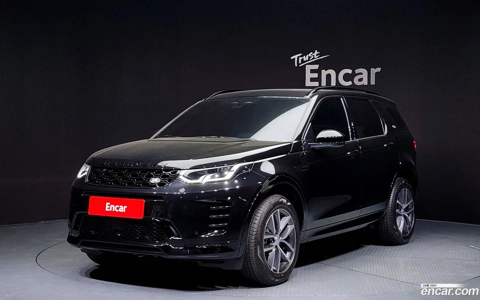 Land Rover Discovery Sport P250 SE 2024 — фото 1, купить с доставкой в Москву