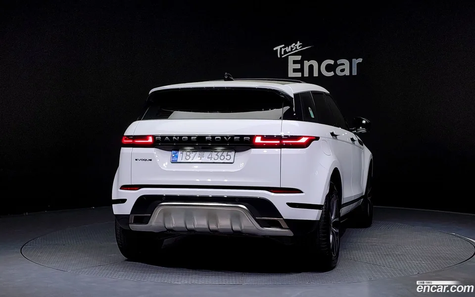 Land Rover Range Rover Evoque P250 SE 2024 — миниатюра 4