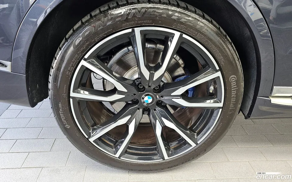 BMW X7 xDrive 40i M 7 2022 — миниатюра 2