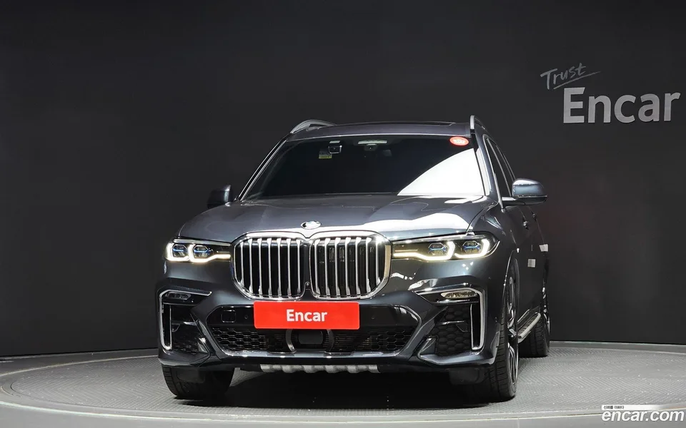 BMW X7 xDrive 40i M 7 2022 — миниатюра 3