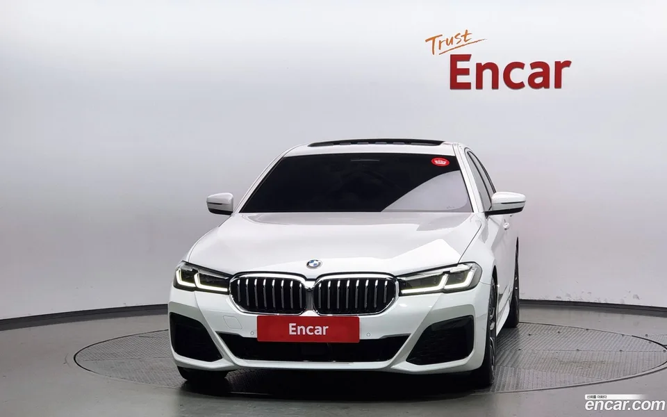 BMW 5 Series 520i M 2022 — миниатюра 3