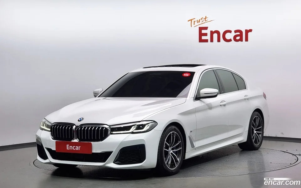 BMW 5 Series 520i M 2022 — фото 1, купить с доставкой в Москву