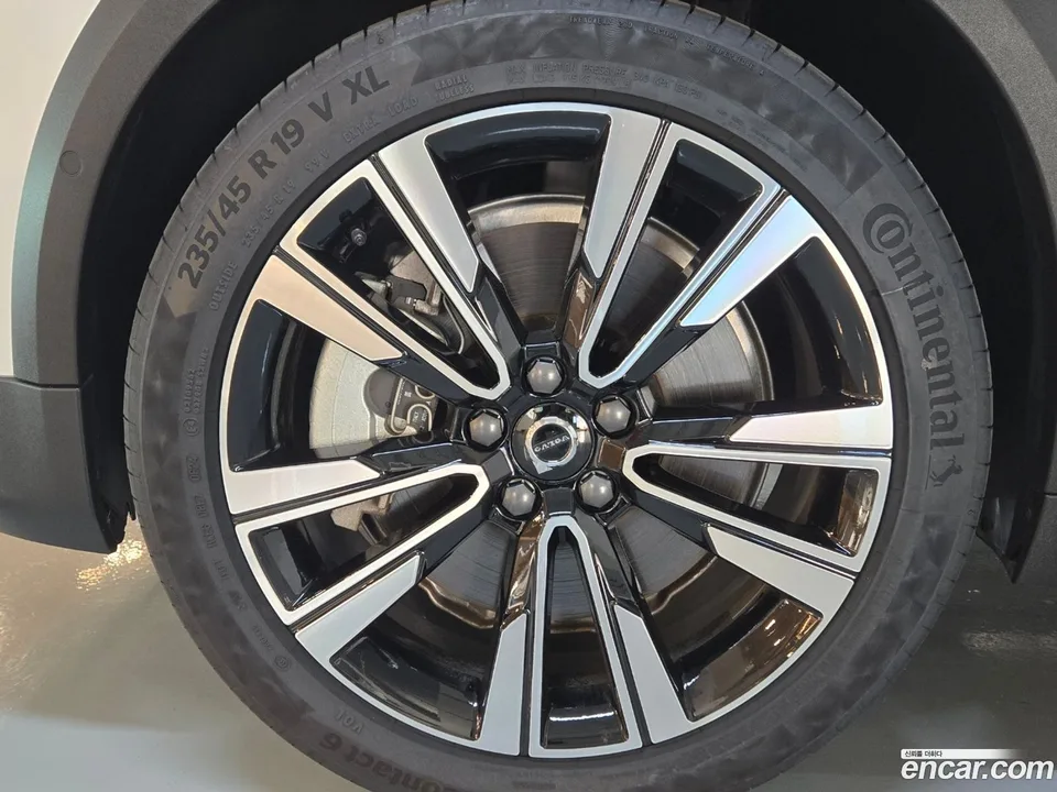 Volvo V60 Cross Country B5 AWD 2025 — миниатюра 2