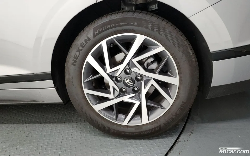 Hyundai Grandeur 2.5 2WD 2023 — миниатюра 2