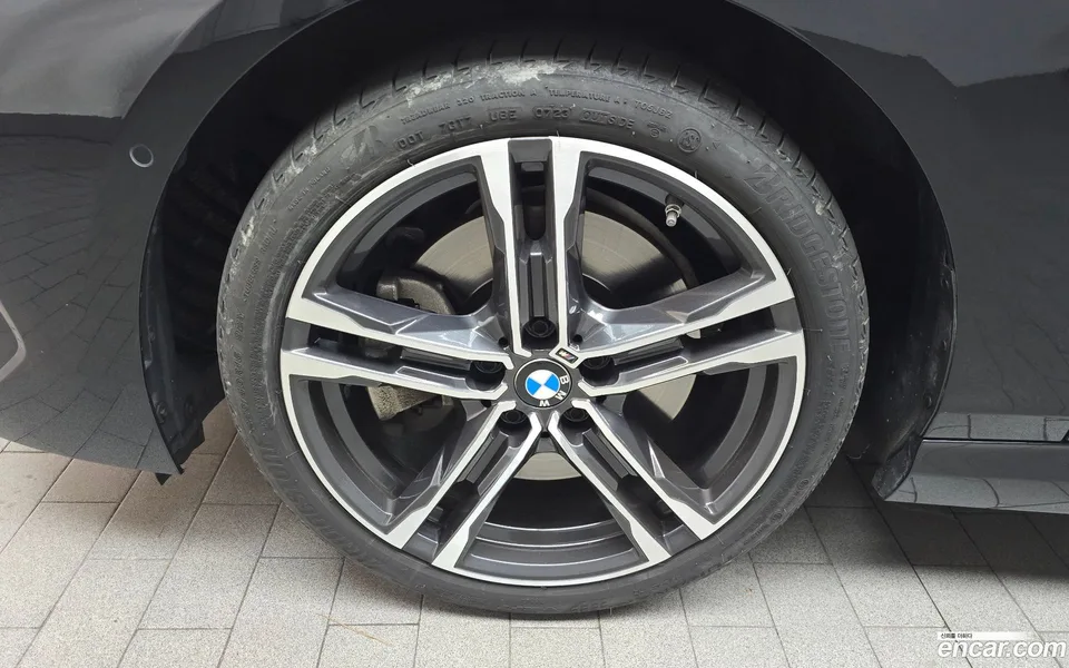 BMW 2 Series Gran Coupe 220i M 2023 — миниатюра 2