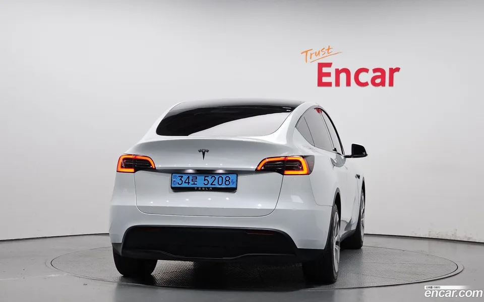 Tesla Model Y RWD 2023 — миниатюра 4