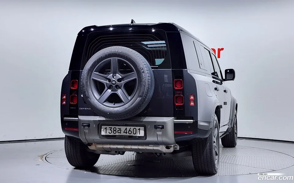 Land Rover Defender 110 P300 X- SE 2024 — миниатюра 4