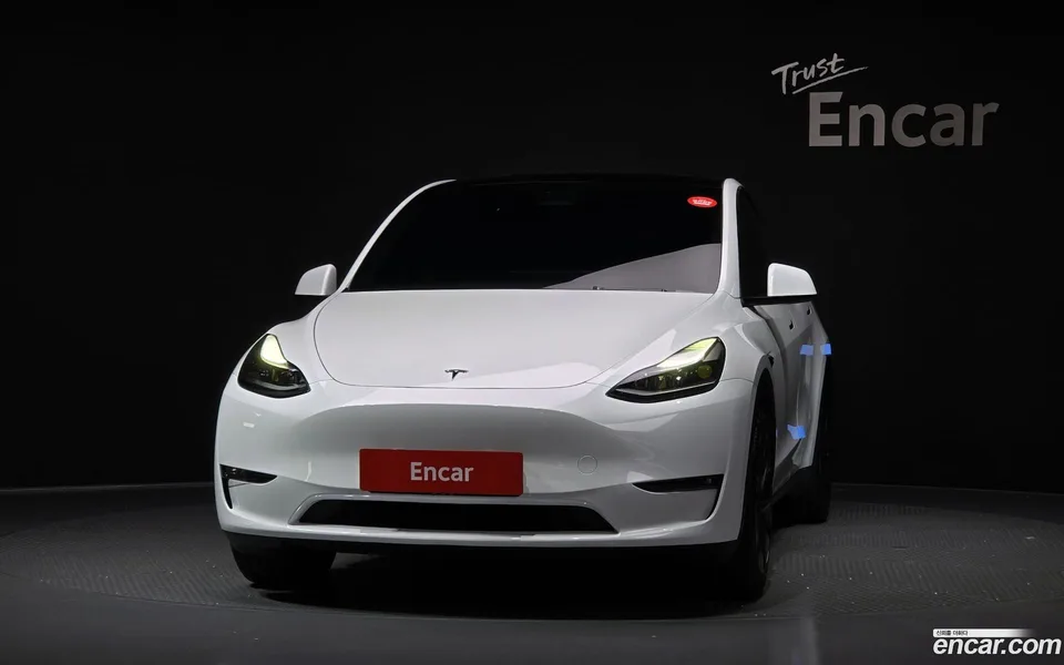 Tesla Model Y AWD 2024 — миниатюра 3