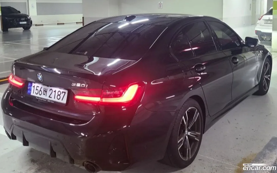 BMW 3 Series 320i M 2023 — миниатюра 2