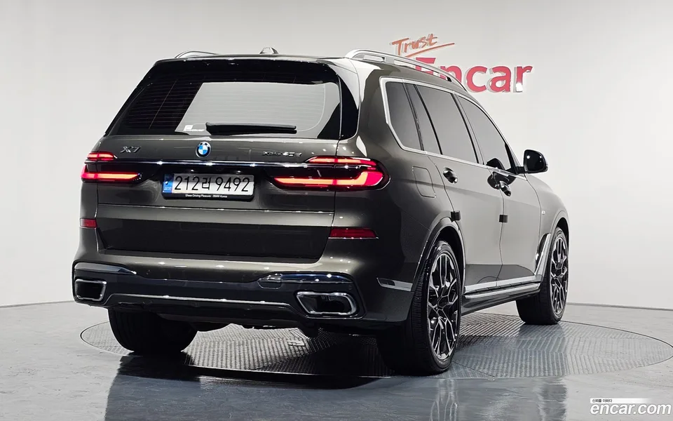BMW X7 xDrive 40d M 7 2023 — миниатюра 4