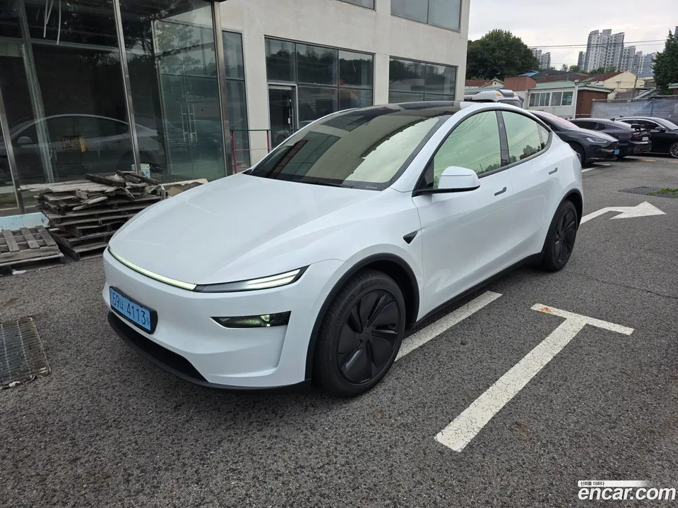 Tesla Model Y AWD 2025 — миниатюра 3