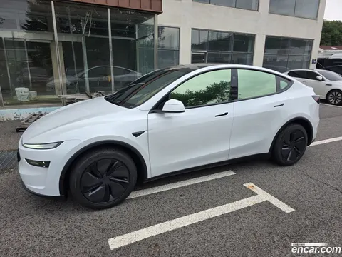 Tesla Model Y 2025 buy in Moscow