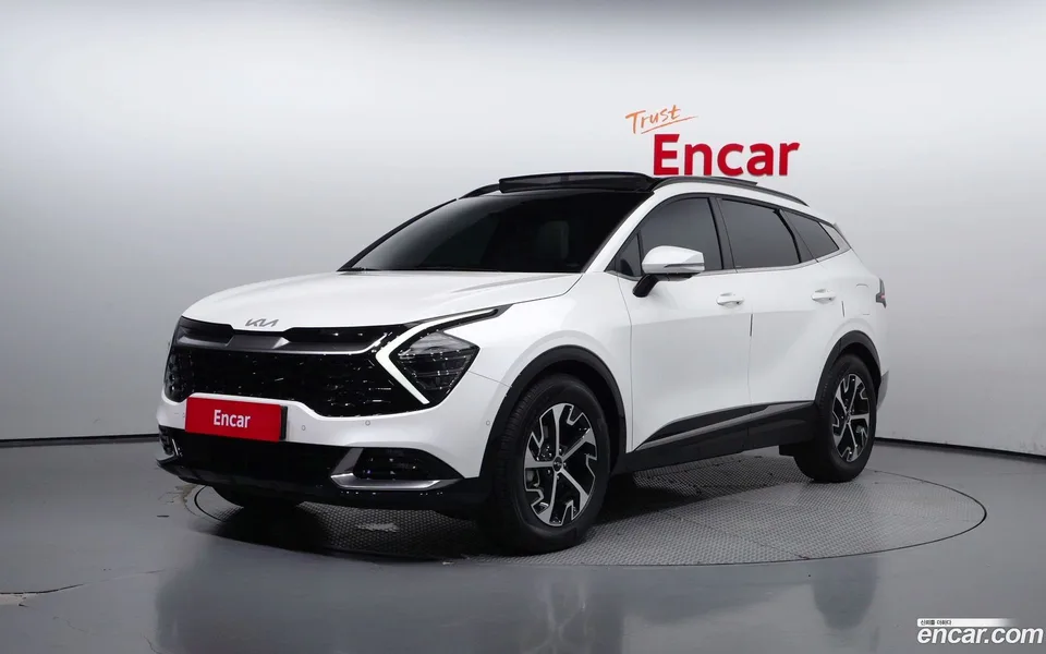 Kia Sportage Hybrid 2WD 2023 — фото 1, купить с доставкой в Москву