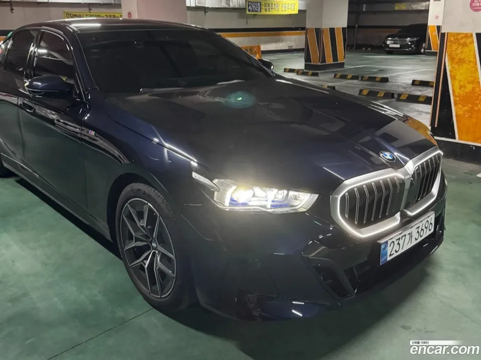 BMW 5 Series 520i M 2025 — фото 1, купить с доставкой в Москву