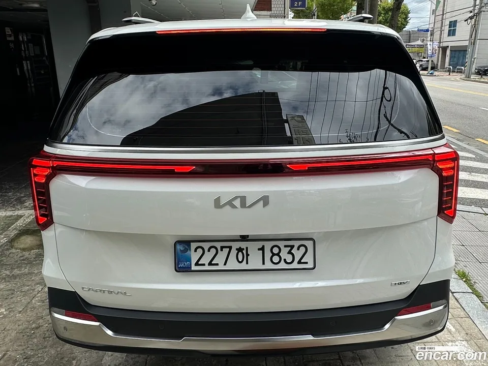 Kia Carnival HEV 9 2025 — миниатюра 4