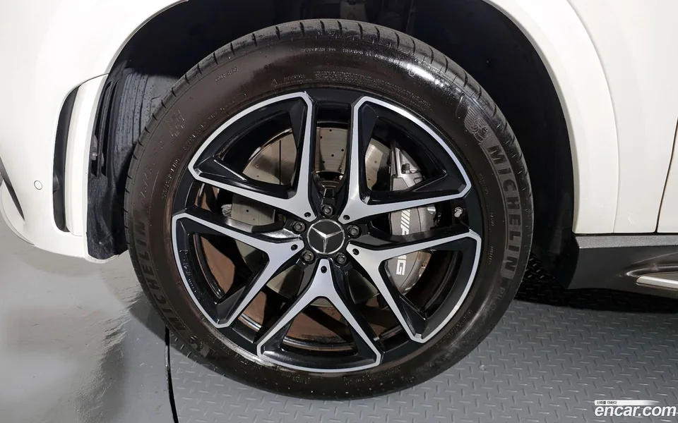 Mercedes-Benz GLE-Class AMG GLE53 4MATIC+ 2023 — миниатюра 2