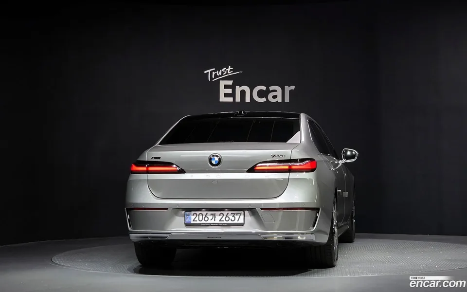 BMW 7 Series 740i xDrive 2024 — миниатюра 4